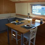 Tagus Marina 보트호텔 리스본