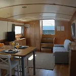 Tagus Marina 보트호텔 리스본
