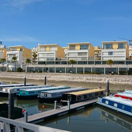 Tagus Marina Hotel en barco Lisboa